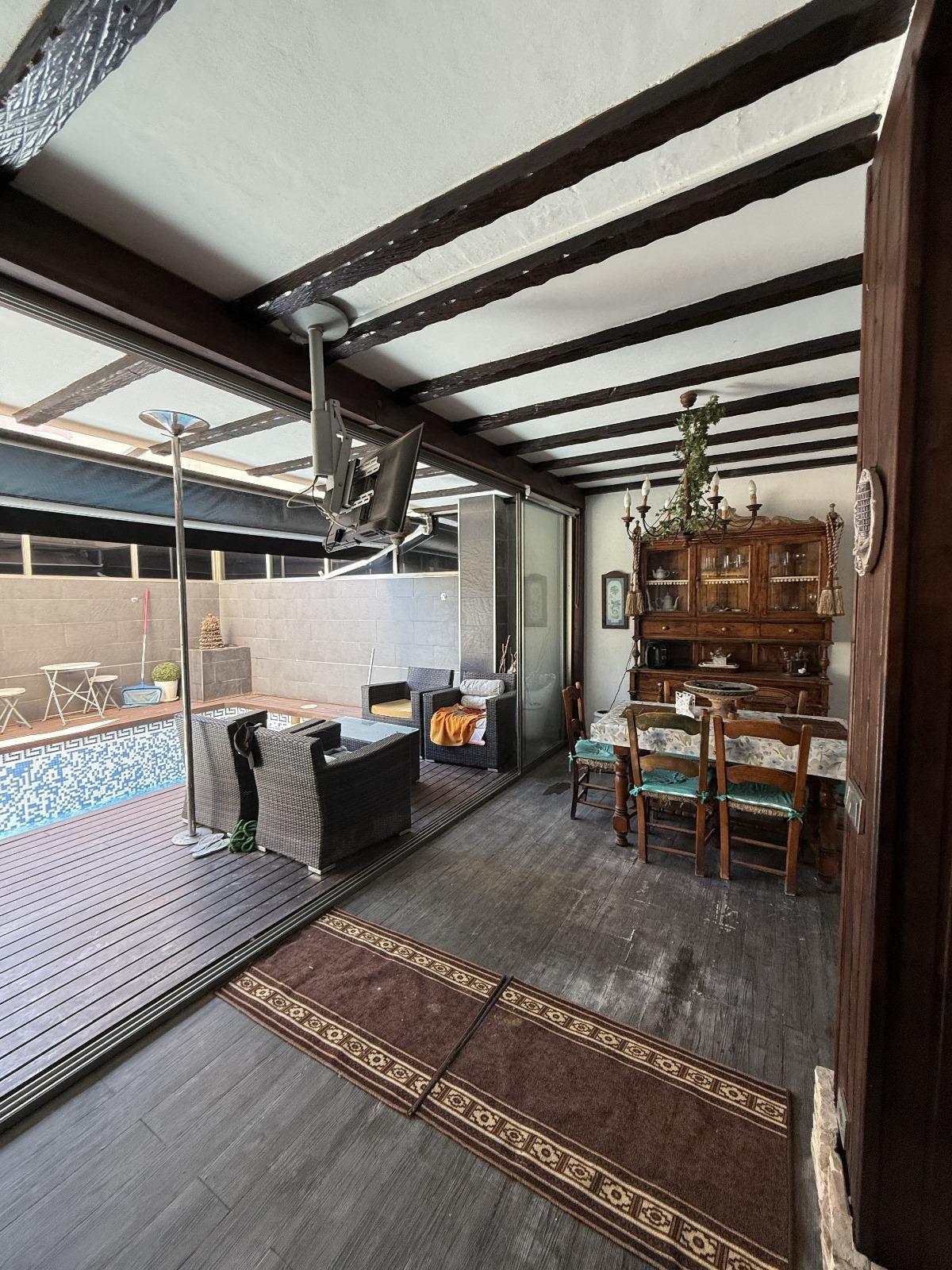 For sale - 4 Bedroom 2 Bathroom Town House in Torrevieja - Torrevieja  - Alicante