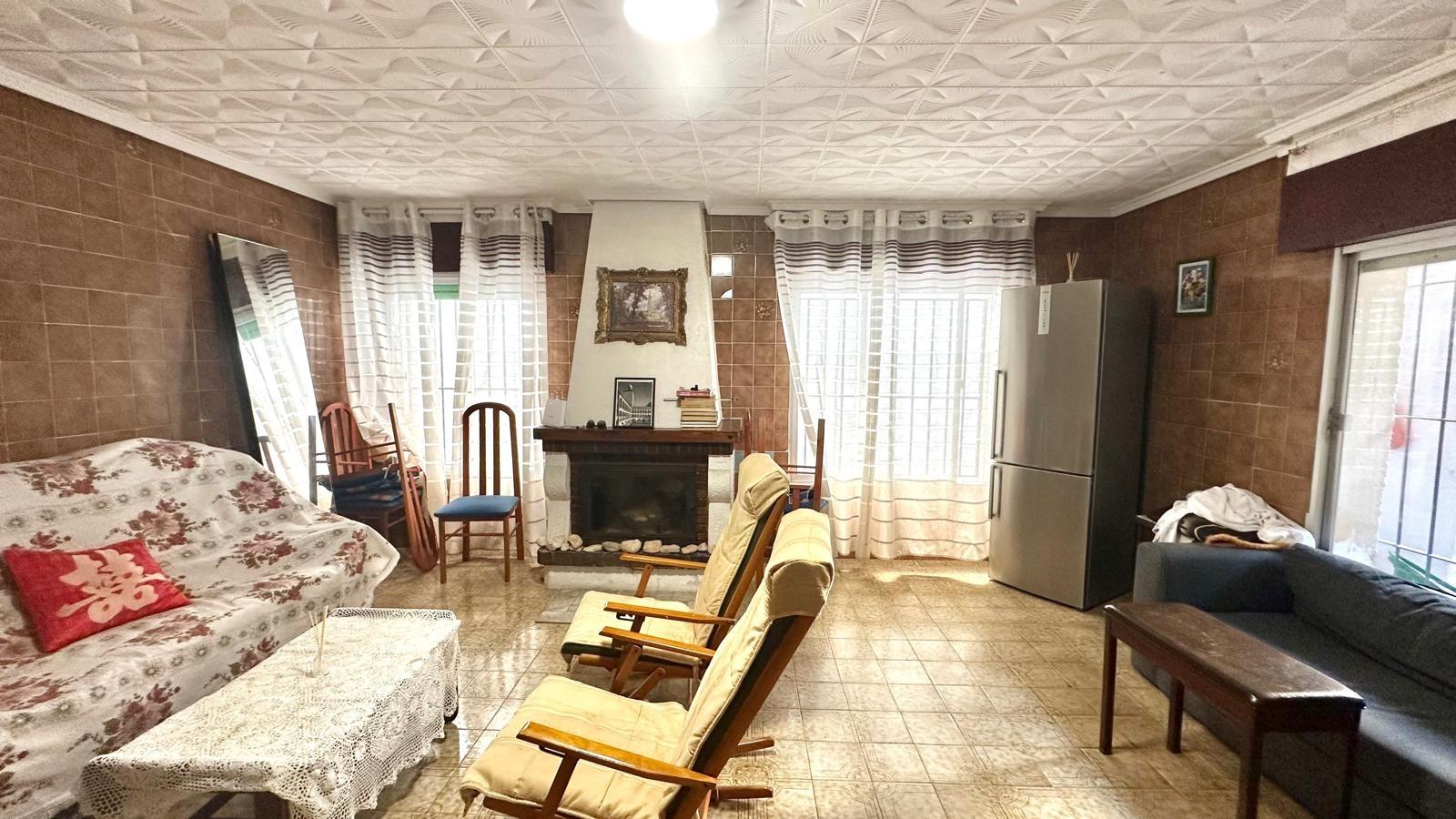 For sale - 4 Bedroom 2 Bathroom Town House in Torrevieja - Playa Del Cura  - Alicante