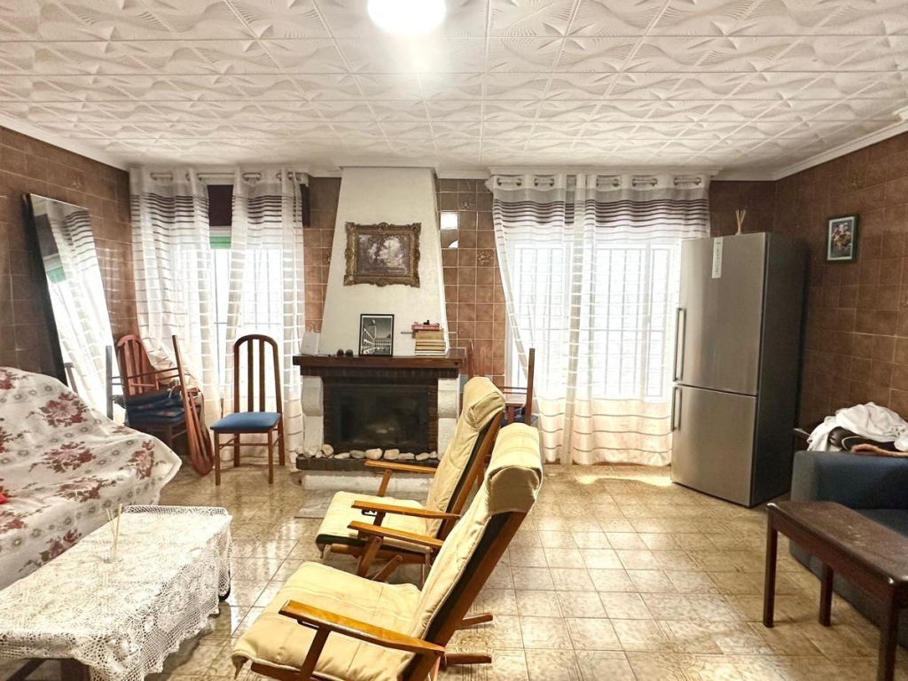 4 Bedroom 2 Bathroom Town House in Torrevieja