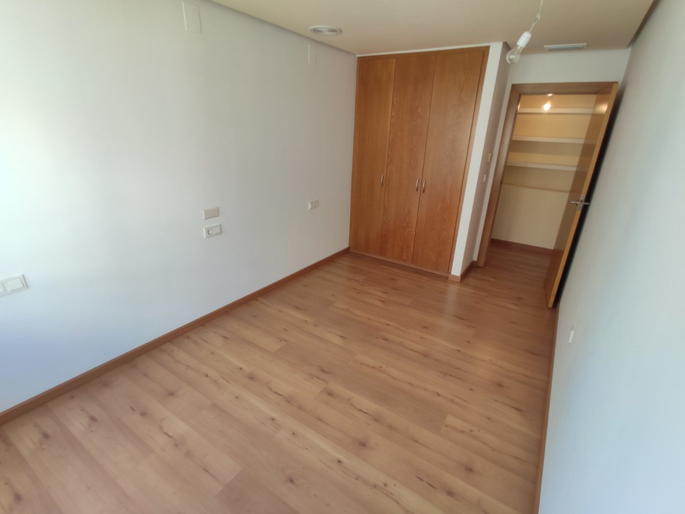For sale - 3 Bedroom 2 Bathroom Apartment in Torrevieja - Puerto  - Alicante