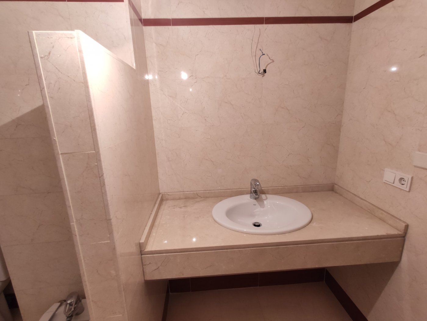 For sale - 3 Bedroom 2 Bathroom Apartment in Torrevieja - Puerto  - Alicante