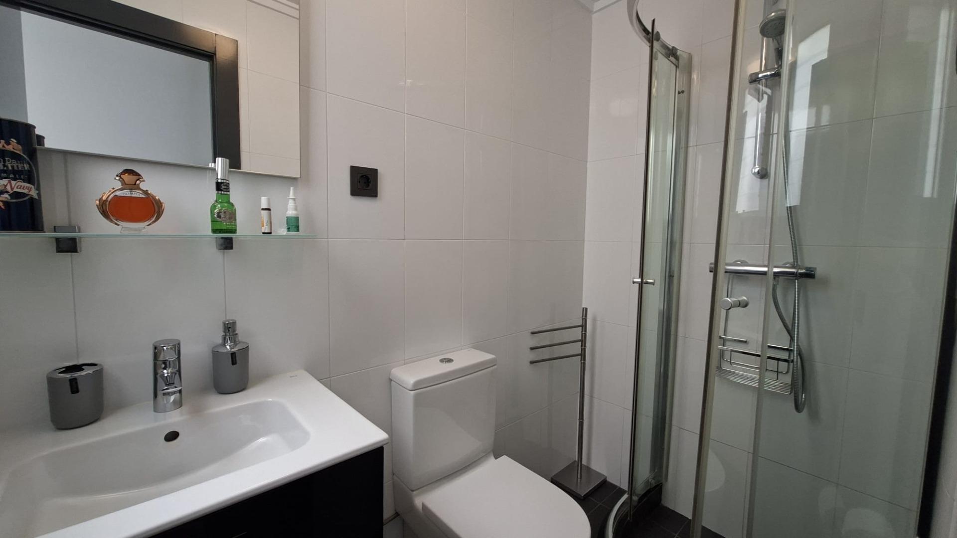 For sale - 3 Bedroom 2 Bathroom Apartment in Torrevieja - Acequion  - Alicante
