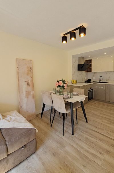 For sale - 2 Bedroom 1 Bathroom Apartment in Torrevieja - Centro  - Alicante