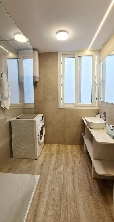 For sale - 2 Bedroom 1 Bathroom Apartment in Torrevieja - Centro  - Alicante