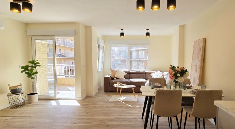 For sale - 2 Bedroom 1 Bathroom Apartment in Torrevieja - Centro  - Alicante