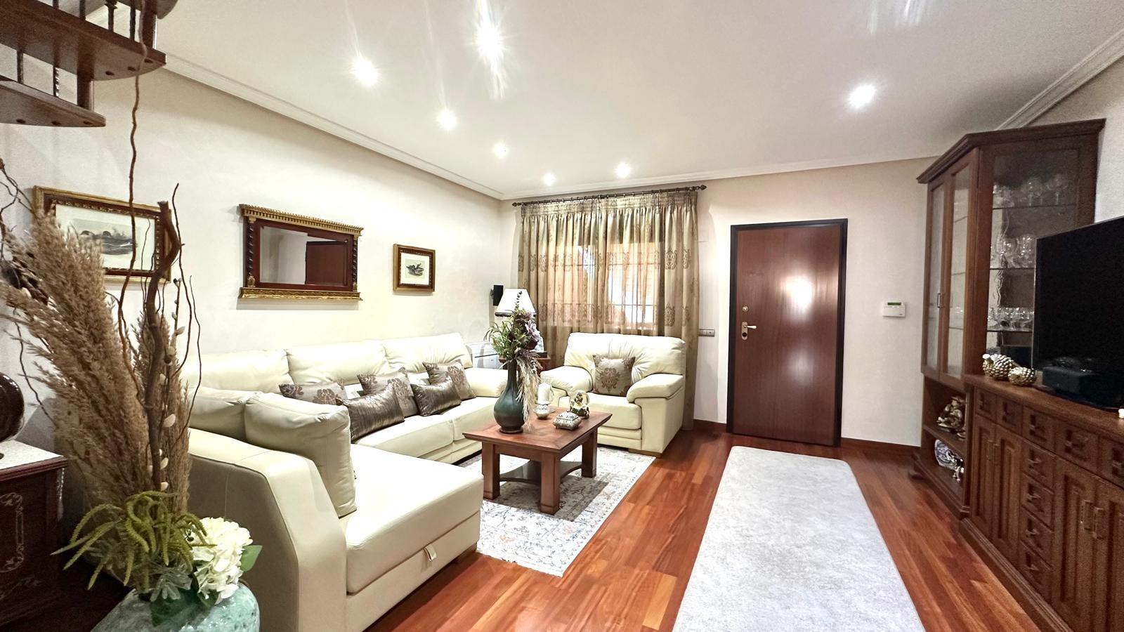For sale - 4 Bedroom 3 Bathroom Town House in Torrevieja - La Siesta  - Alicante