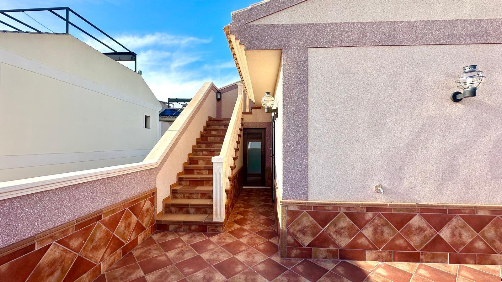 For sale - 4 Bedroom 3 Bathroom Town House in Torrevieja - La Siesta  - Alicante
