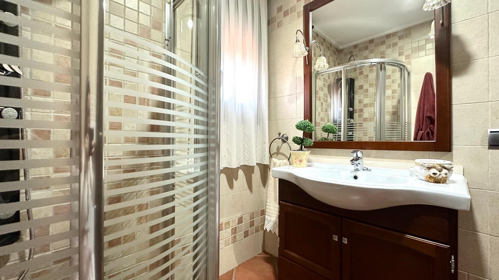 For sale - 4 Bedroom 3 Bathroom Town House in Torrevieja - La Siesta  - Alicante