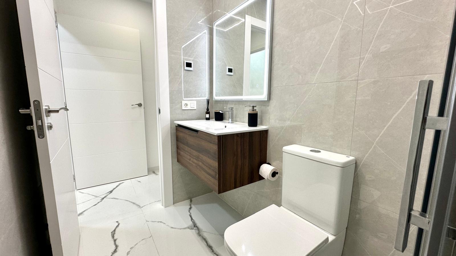 For sale - 2 Bedroom 2 Bathroom Apartment in Torrevieja - Playa Del Cura  - Alicante