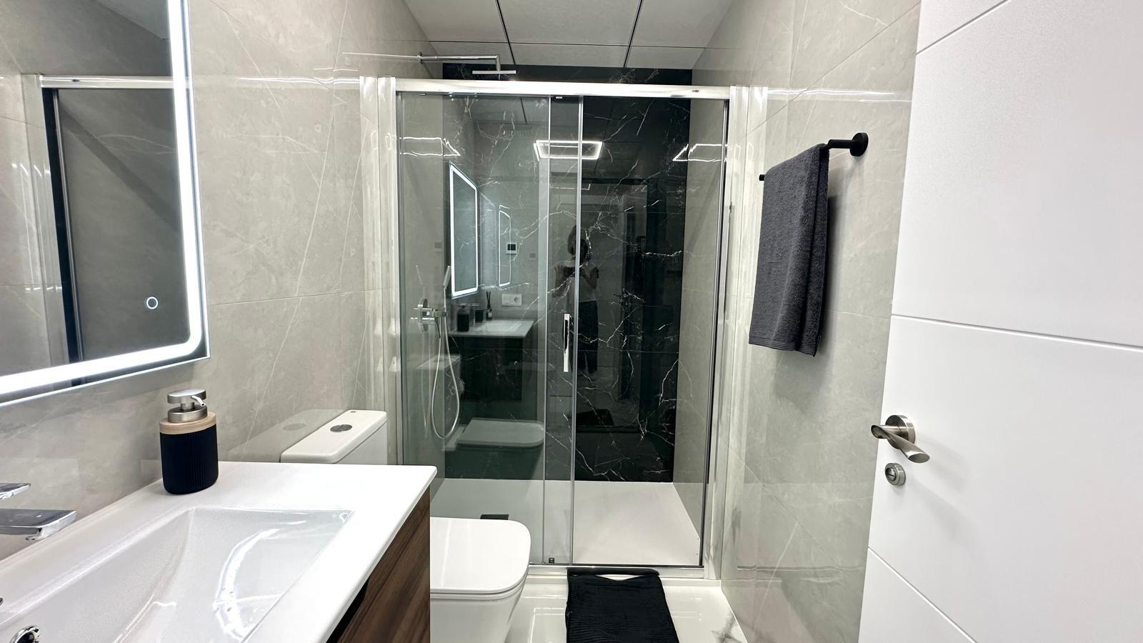 For sale - 2 Bedroom 2 Bathroom Apartment in Torrevieja - Playa Del Cura  - Alicante