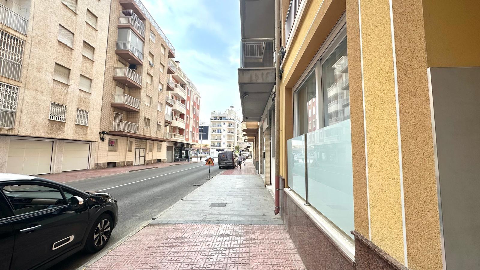 For sale - 2 Bedroom 2 Bathroom Apartment in Torrevieja - Playa Del Cura  - Alicante