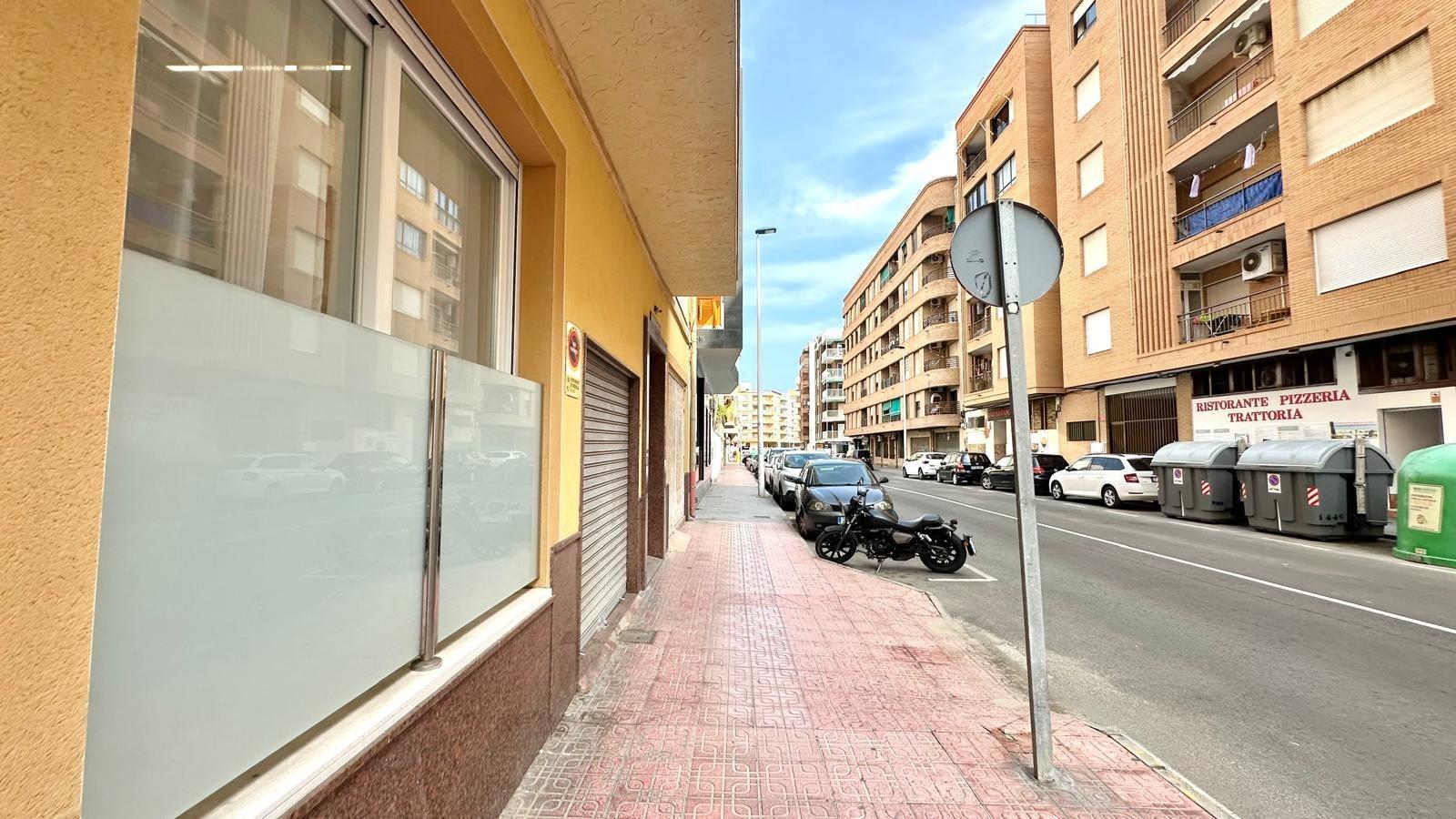 For sale - 2 Bedroom 2 Bathroom Apartment in Torrevieja - Playa Del Cura  - Alicante