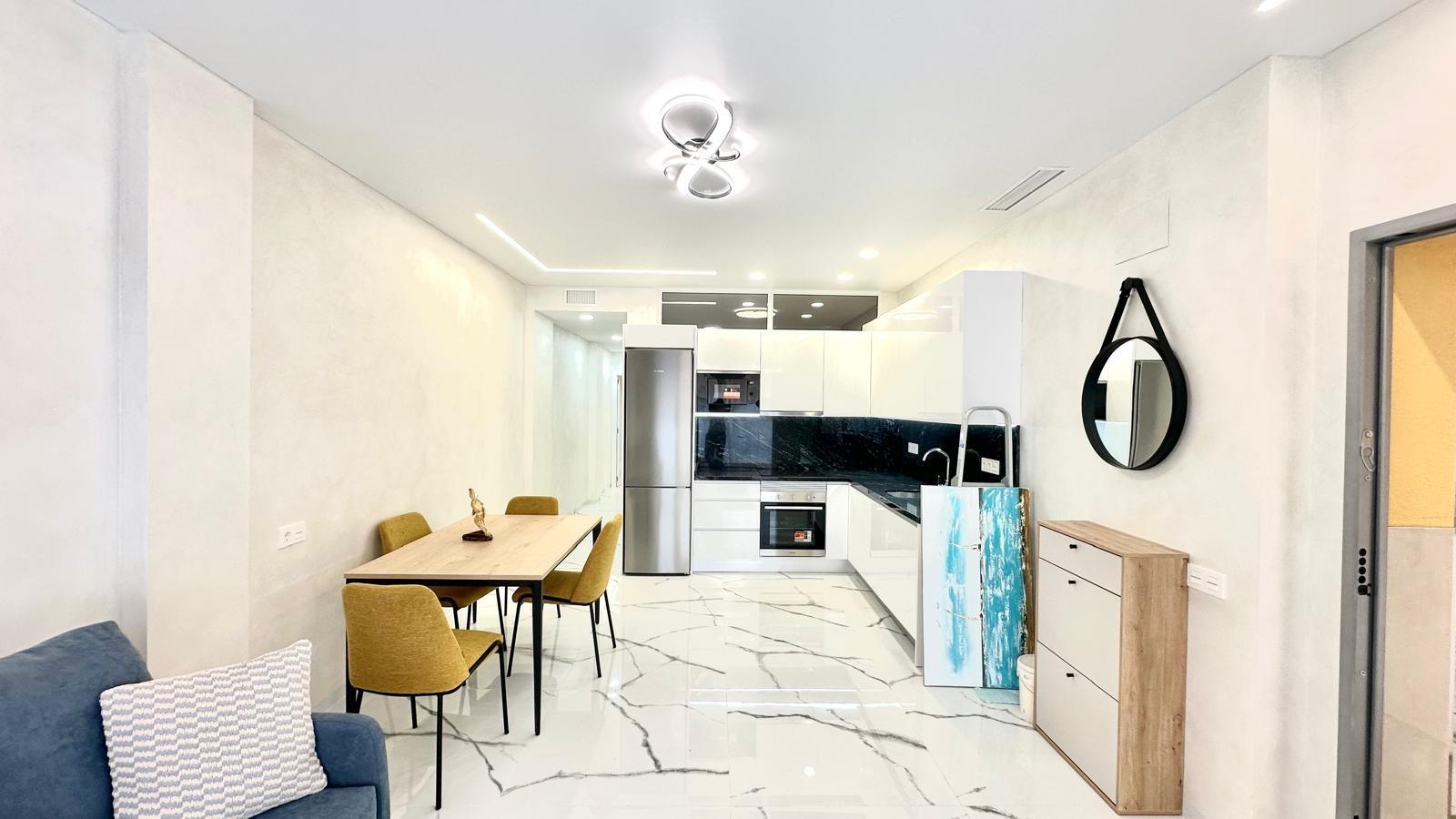 For sale - 2 Bedroom 2 Bathroom Apartment in Torrevieja - Playa Del Cura  - Alicante