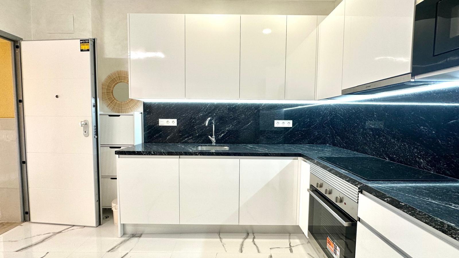 For sale - 2 Bedroom 2 Bathroom Apartment in Torrevieja - Playa Del Cura  - Alicante