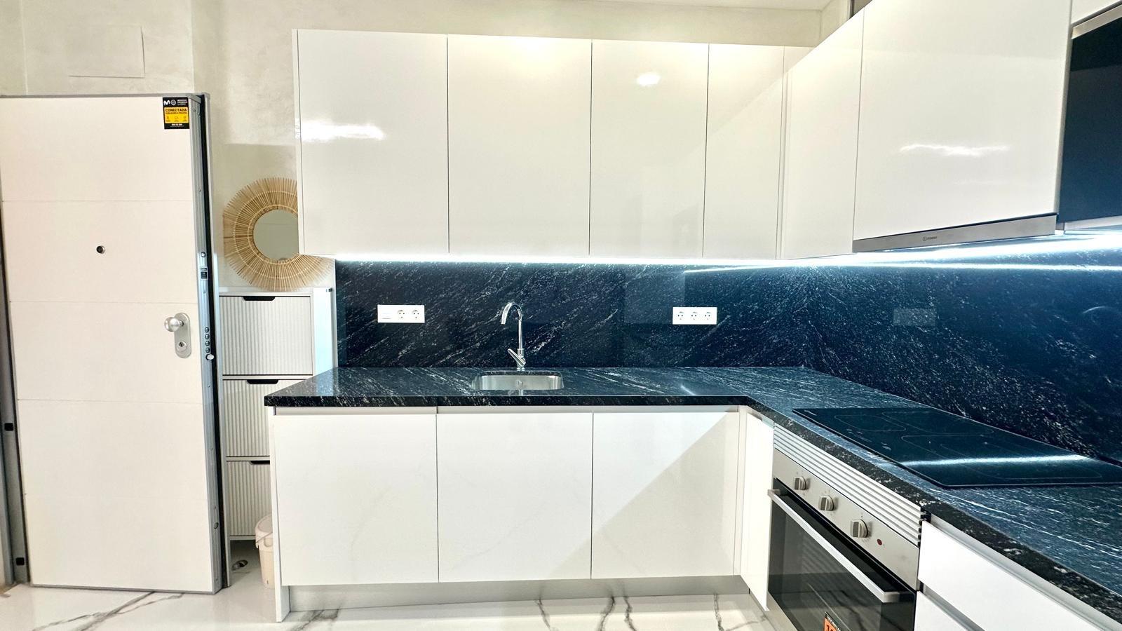 For sale - 2 Bedroom 2 Bathroom Apartment in Torrevieja - Playa Del Cura  - Alicante