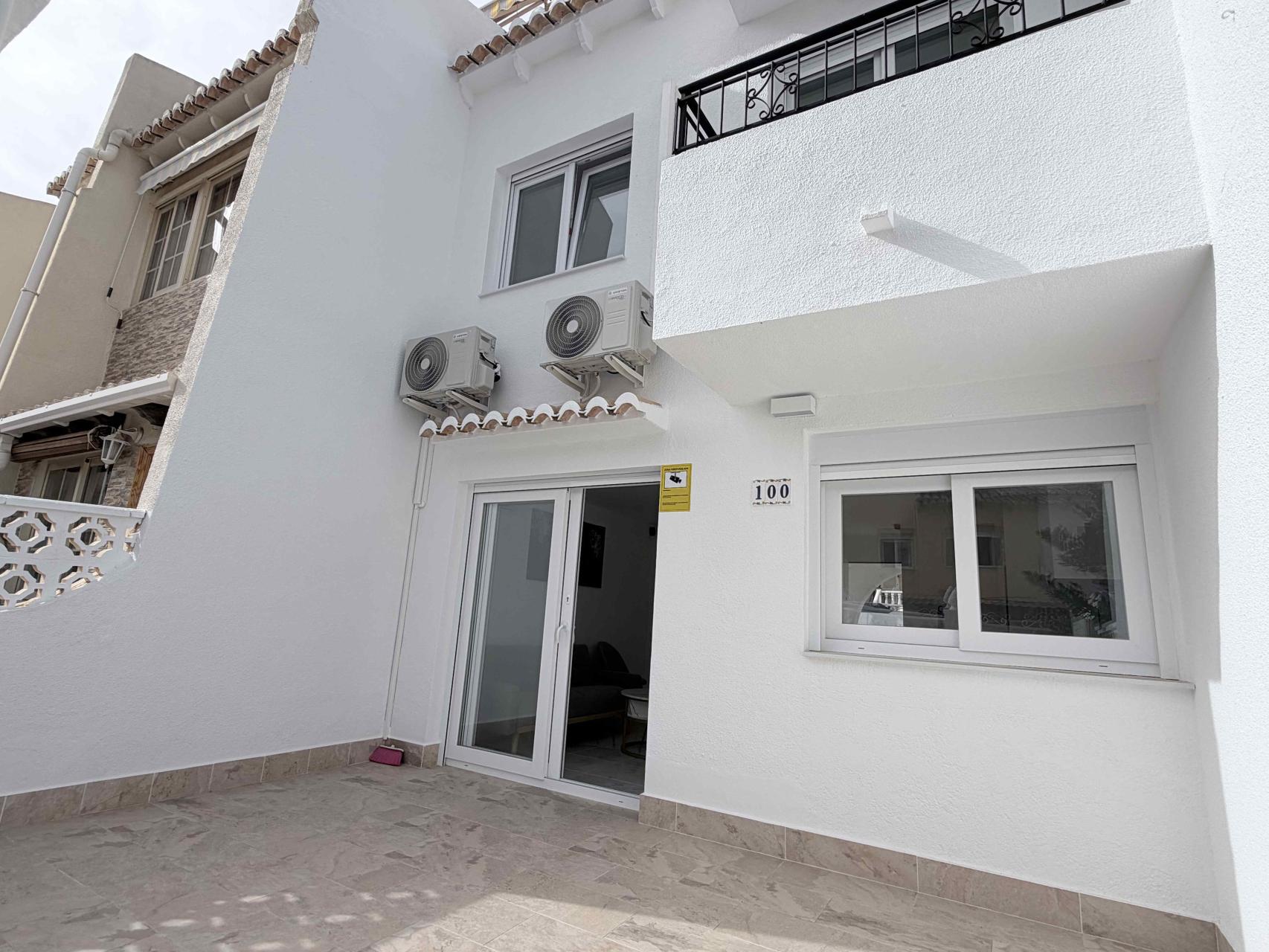 For sale - 3 Bedroom 2 Bathroom Town House in Torrevieja - Costa Blanca  - Alicante