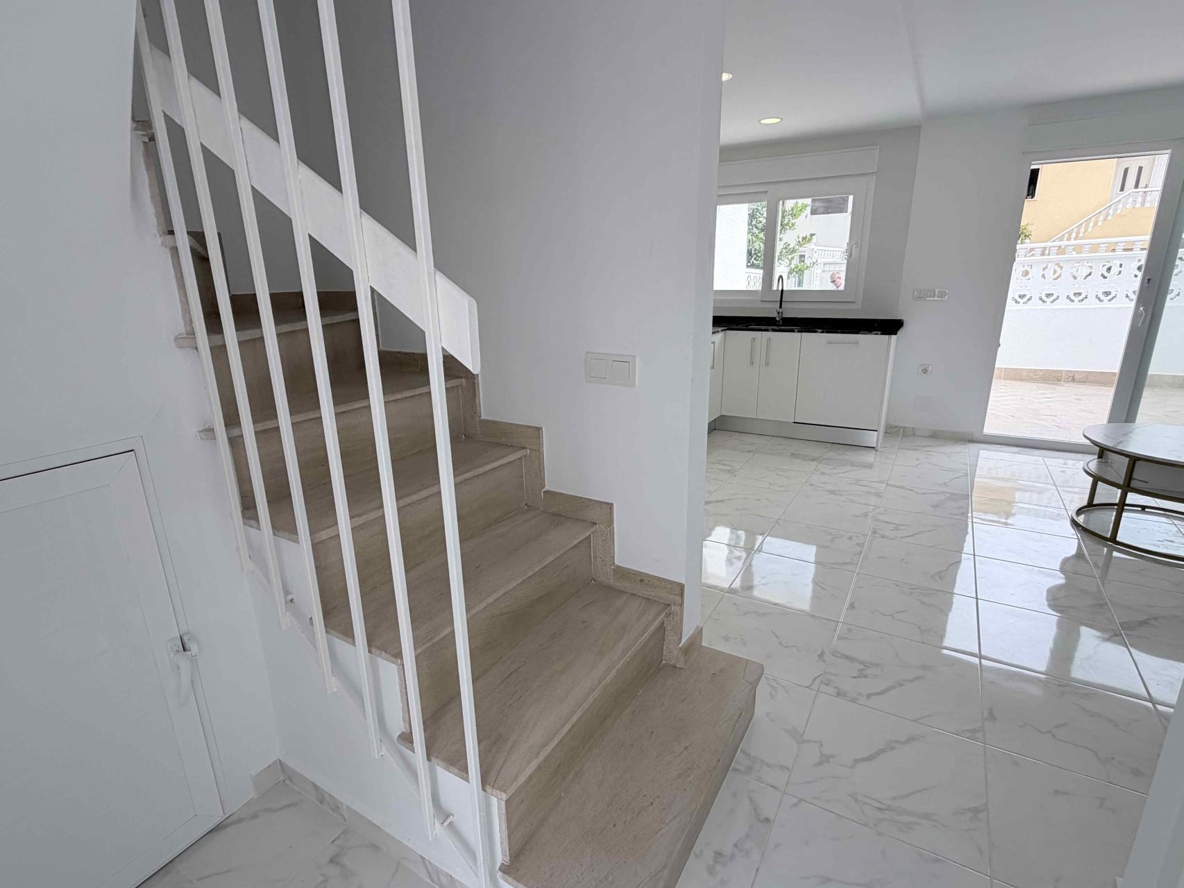 For sale - 3 Bedroom 2 Bathroom Town House in Torrevieja - Costa Blanca  - Alicante