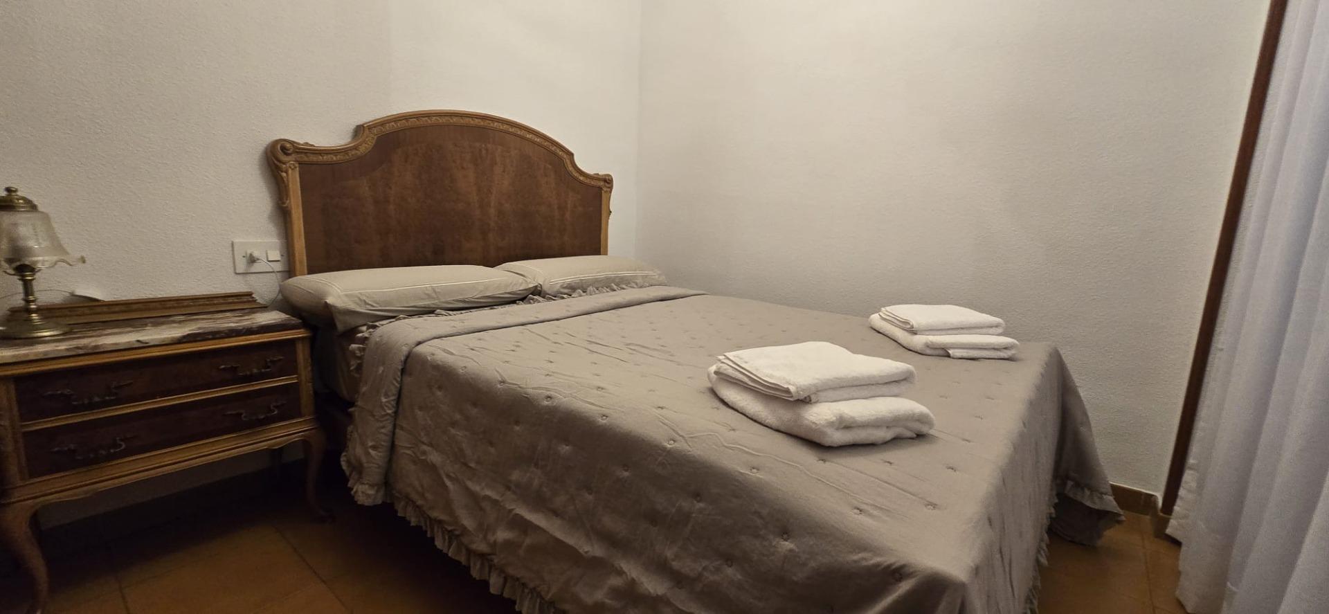 For sale - 4 Bedroom 2 Bathroom Apartment in Torrevieja - Centro  - Alicante