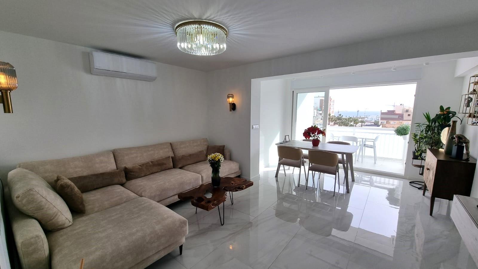 For sale - 2 Bedroom 2 Bathroom Apartment in Torrevieja - Centro  - Alicante