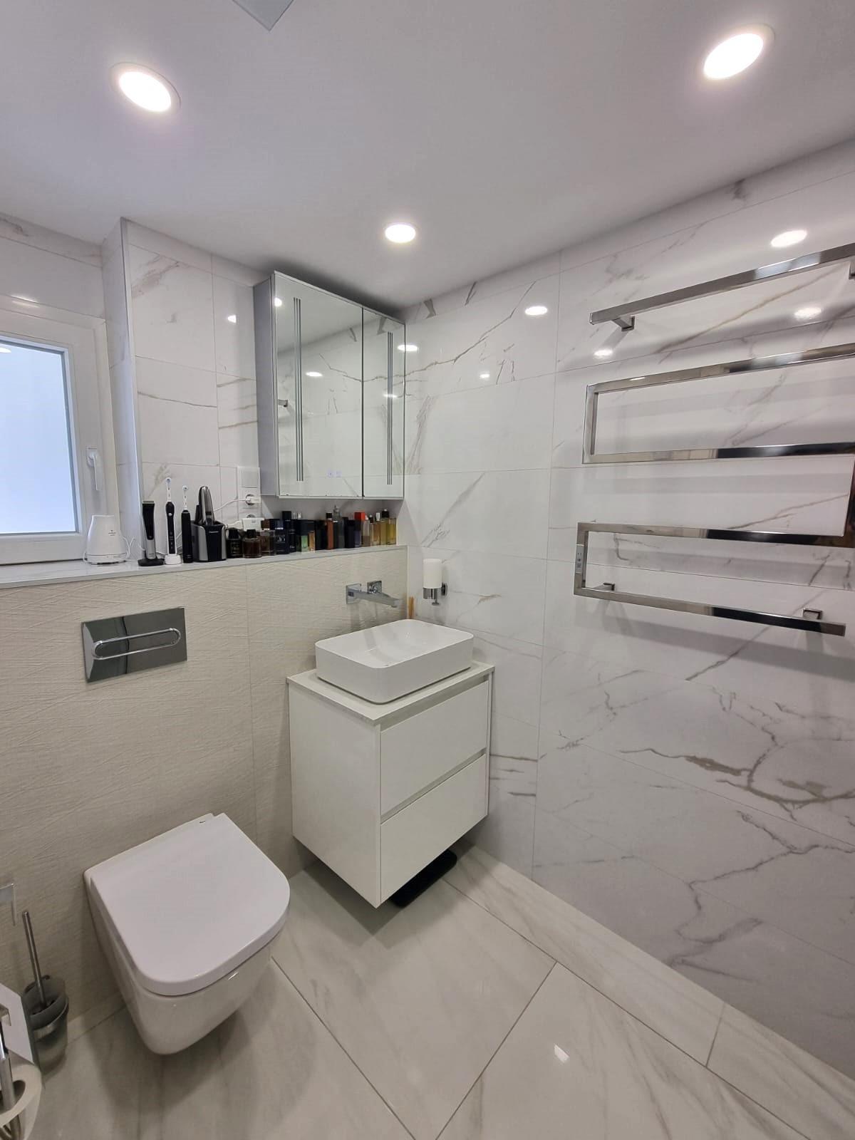 For sale - 2 Bedroom 2 Bathroom Apartment in Torrevieja - Centro  - Alicante