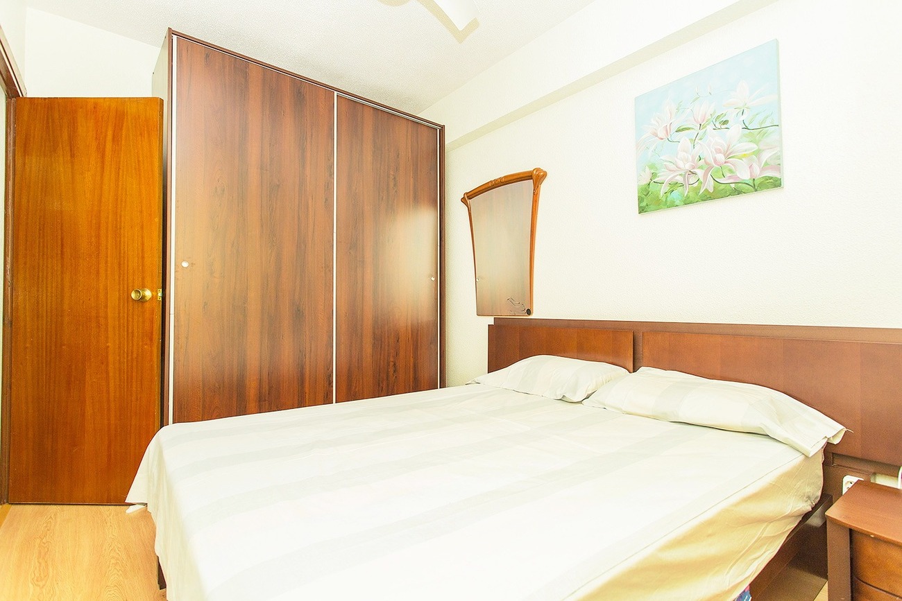 For sale - 3 Bedroom 2 Bathroom Apartment in Torrevieja - Centro-Muelle Pesquero  - Alicante