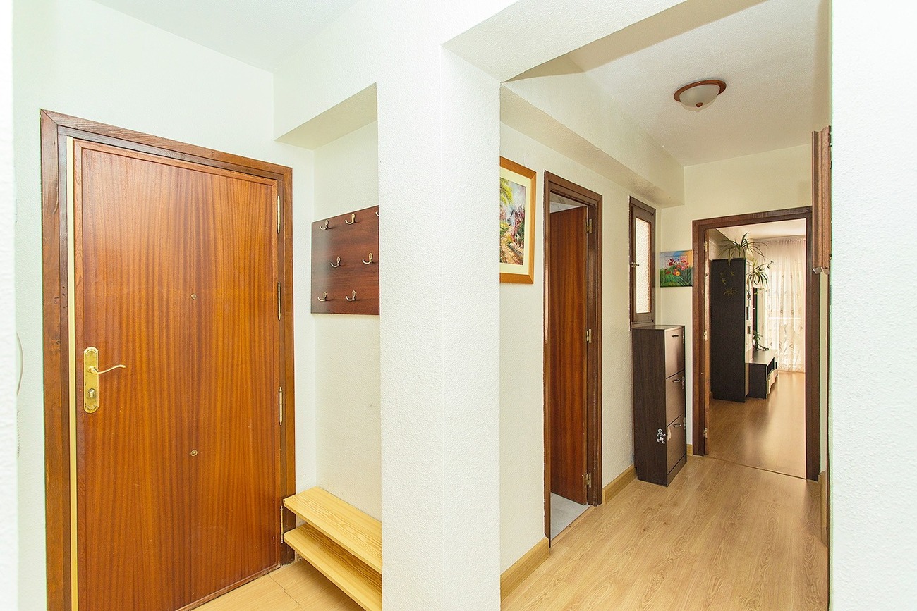 For sale - 3 Bedroom 2 Bathroom Apartment in Torrevieja - Centro-Muelle Pesquero  - Alicante