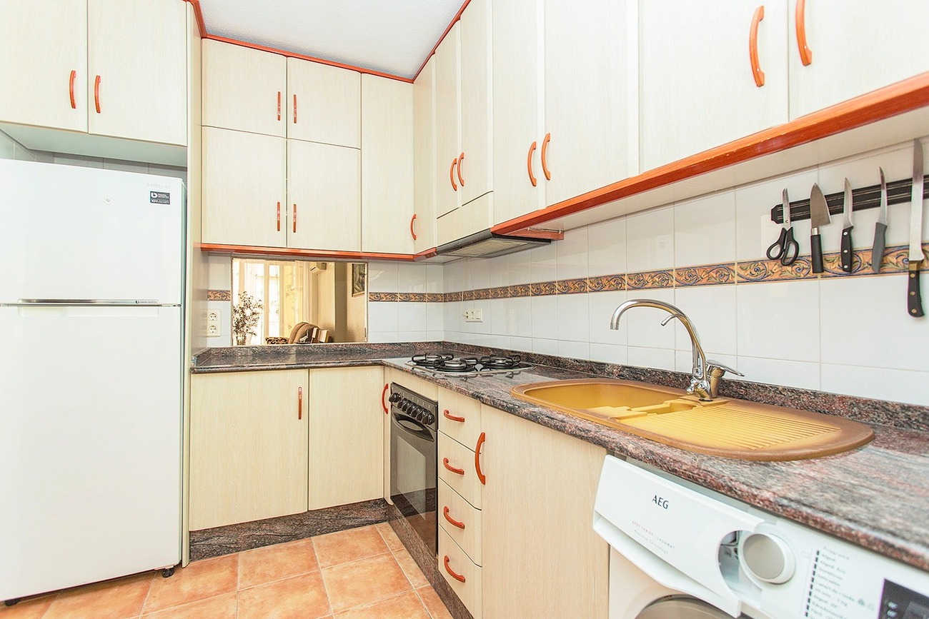For sale - 3 Bedroom 2 Bathroom Apartment in Torrevieja - Centro-Muelle Pesquero  - Alicante
