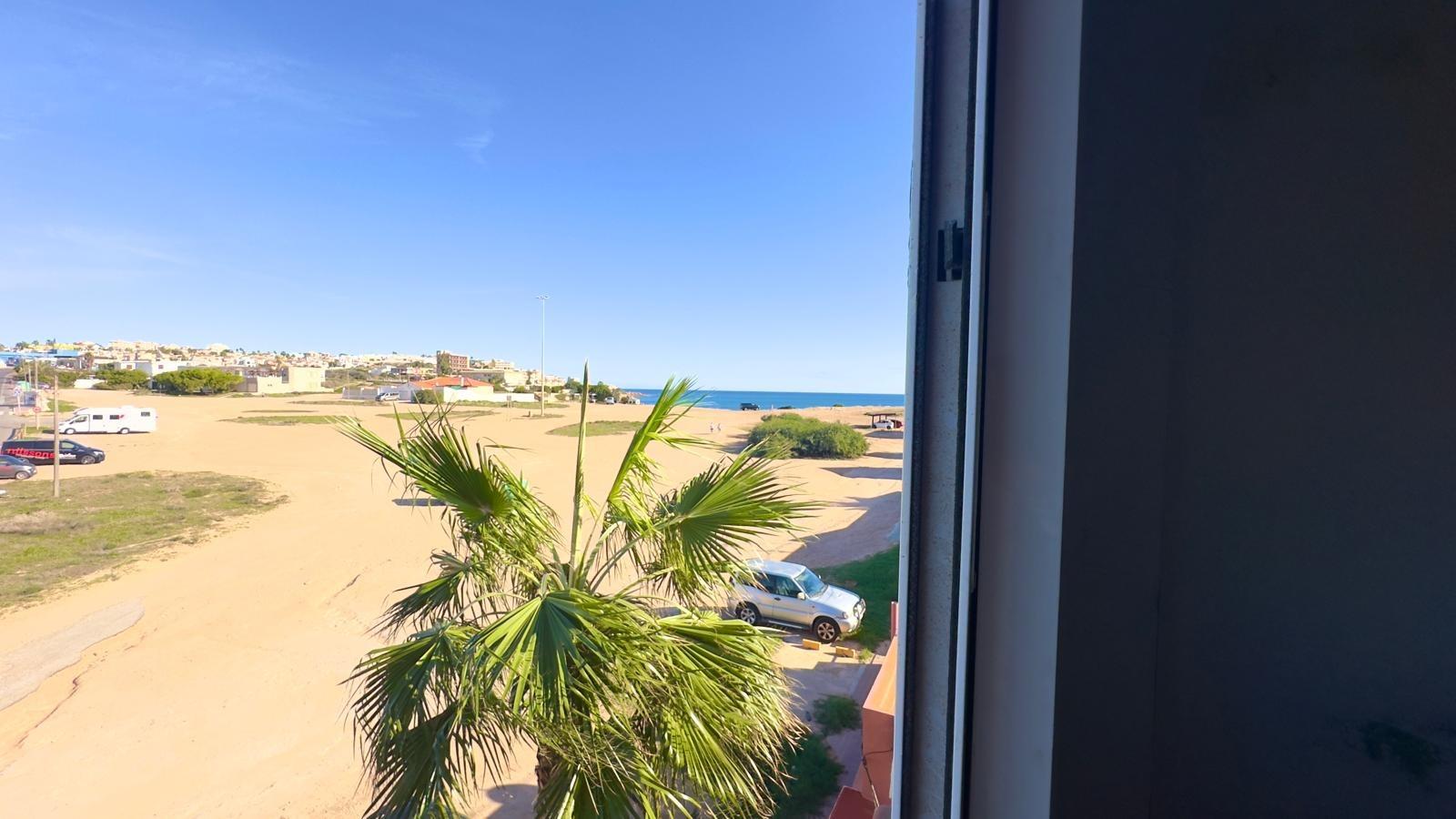 For sale - 3 Bedroom 2 Bathroom Apartment in Torrevieja - Zona Los Frutales  - Alicante