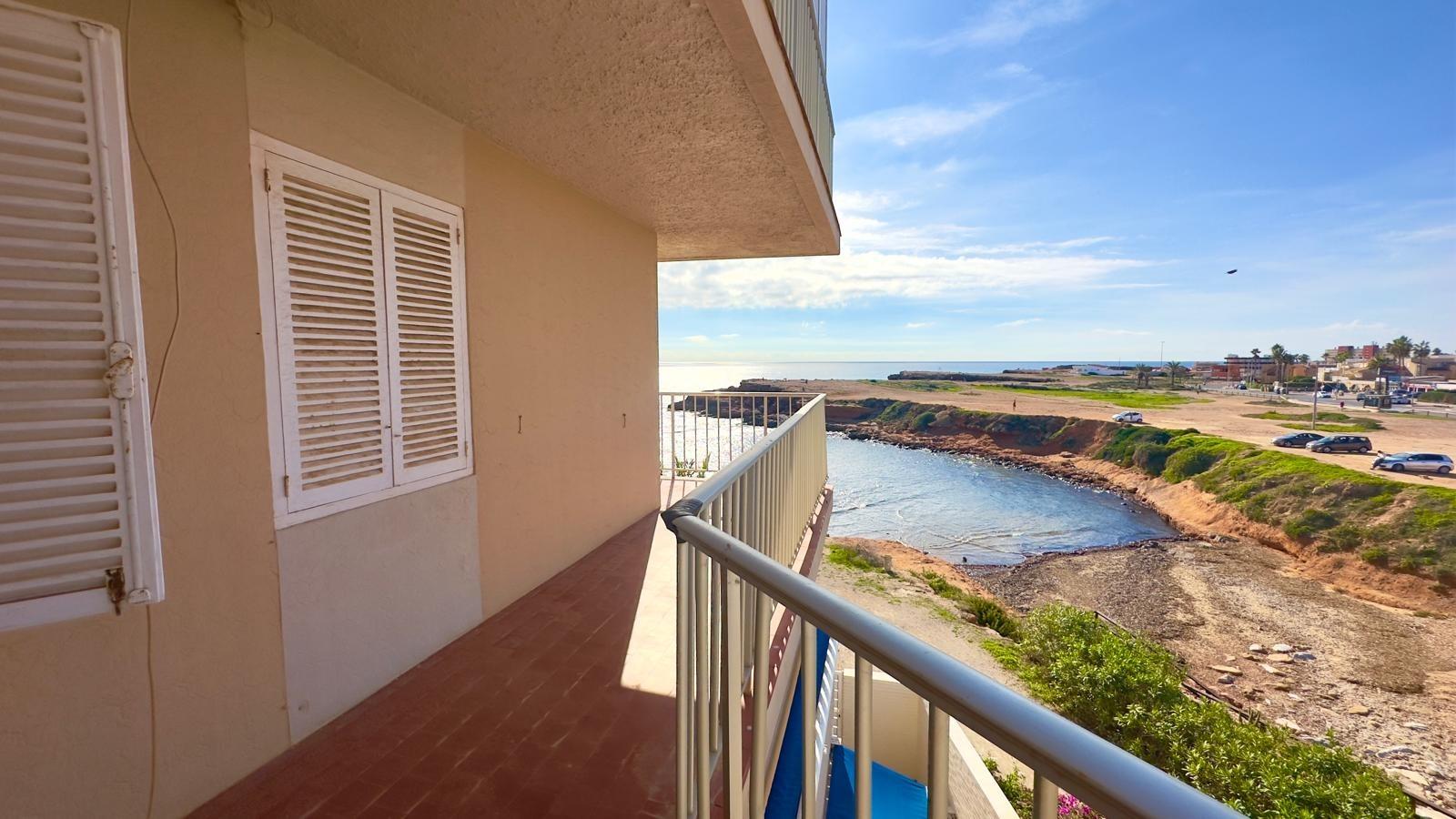 For sale - 3 Bedroom 2 Bathroom Apartment in Torrevieja - Zona Los Frutales  - Alicante