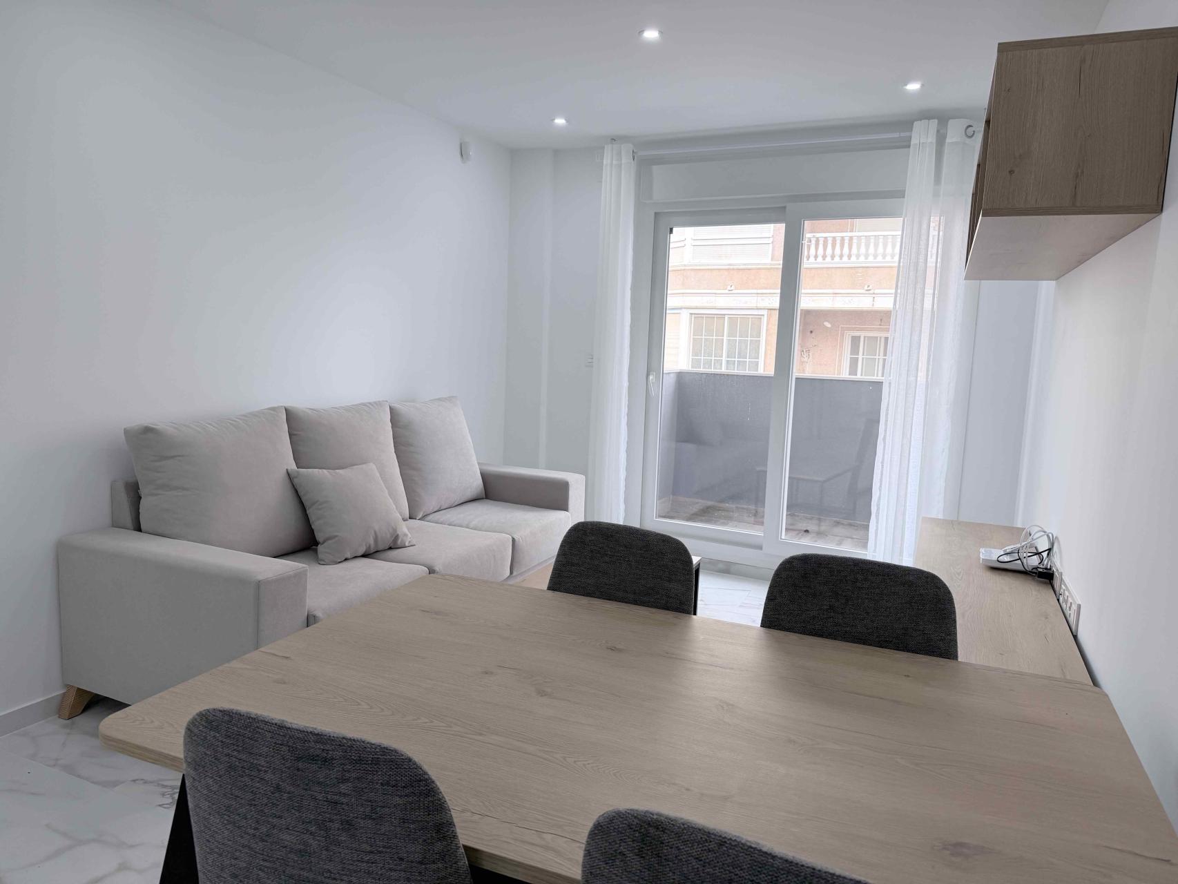 For sale - 2 Bedroom 1 Bathroom Apartment in Torrevieja - Costa Blanca  - Alicante