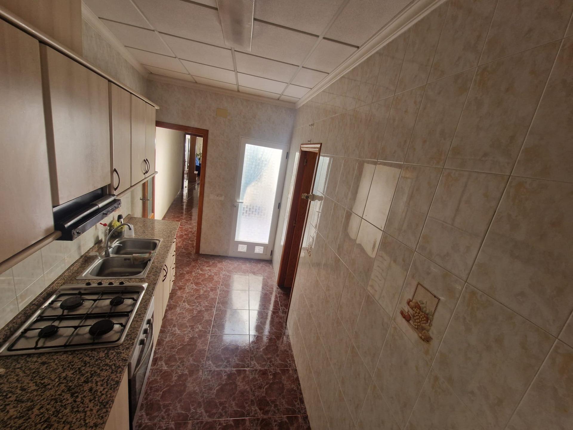 For sale - 4 Bedroom 2 Bathroom Town House in Torrevieja - Torrevieja  - Alicante
