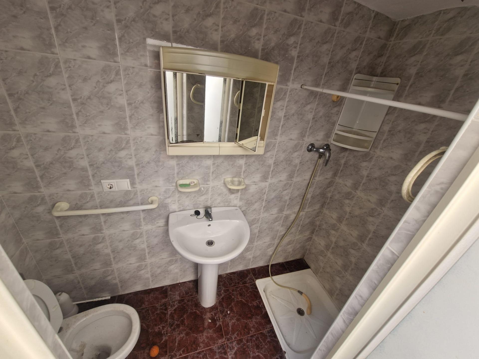 For sale - 4 Bedroom 2 Bathroom Town House in Torrevieja - Torrevieja  - Alicante