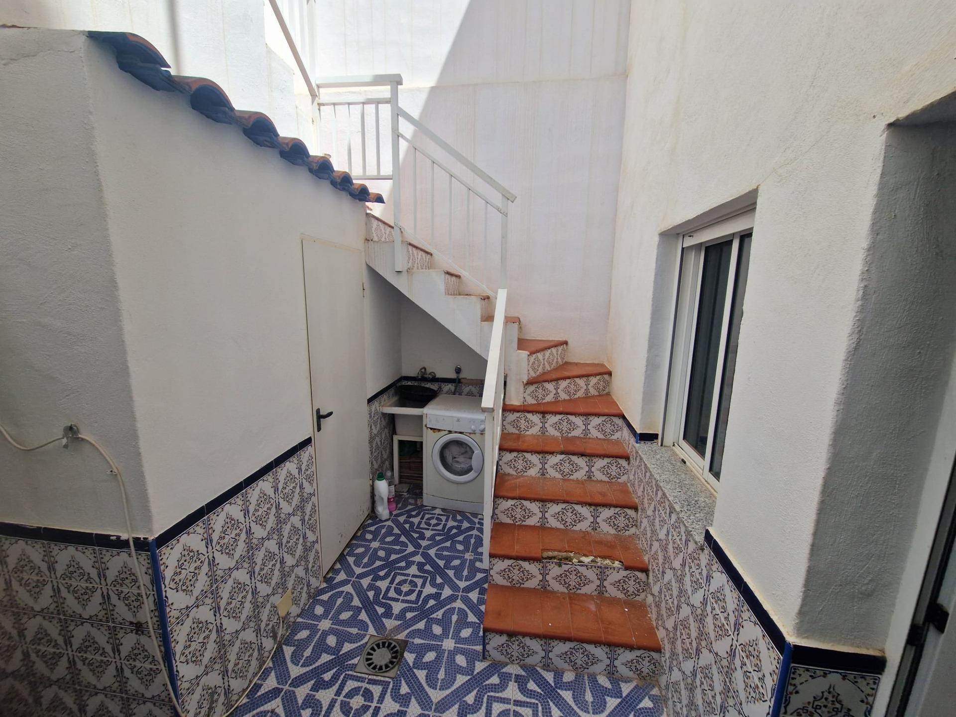 For sale - 4 Bedroom 2 Bathroom Town House in Torrevieja - Torrevieja  - Alicante