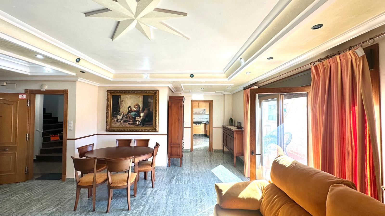 For sale - 4 Bedroom 2 Bathroom Penthouse in Torrevieja - Torrevieja  - Alicante