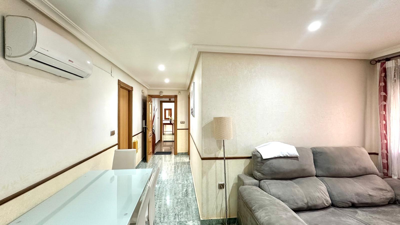 For sale - 4 Bedroom 2 Bathroom Penthouse in Torrevieja - Torrevieja  - Alicante