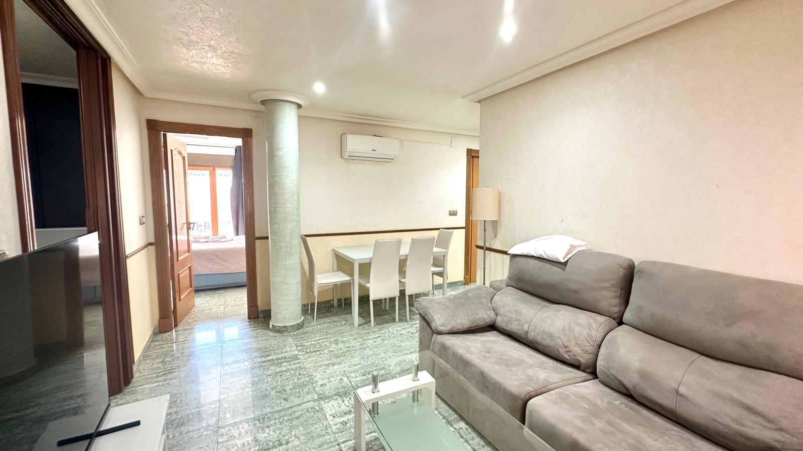 For sale - 4 Bedroom 2 Bathroom Penthouse in Torrevieja - Torrevieja  - Alicante
