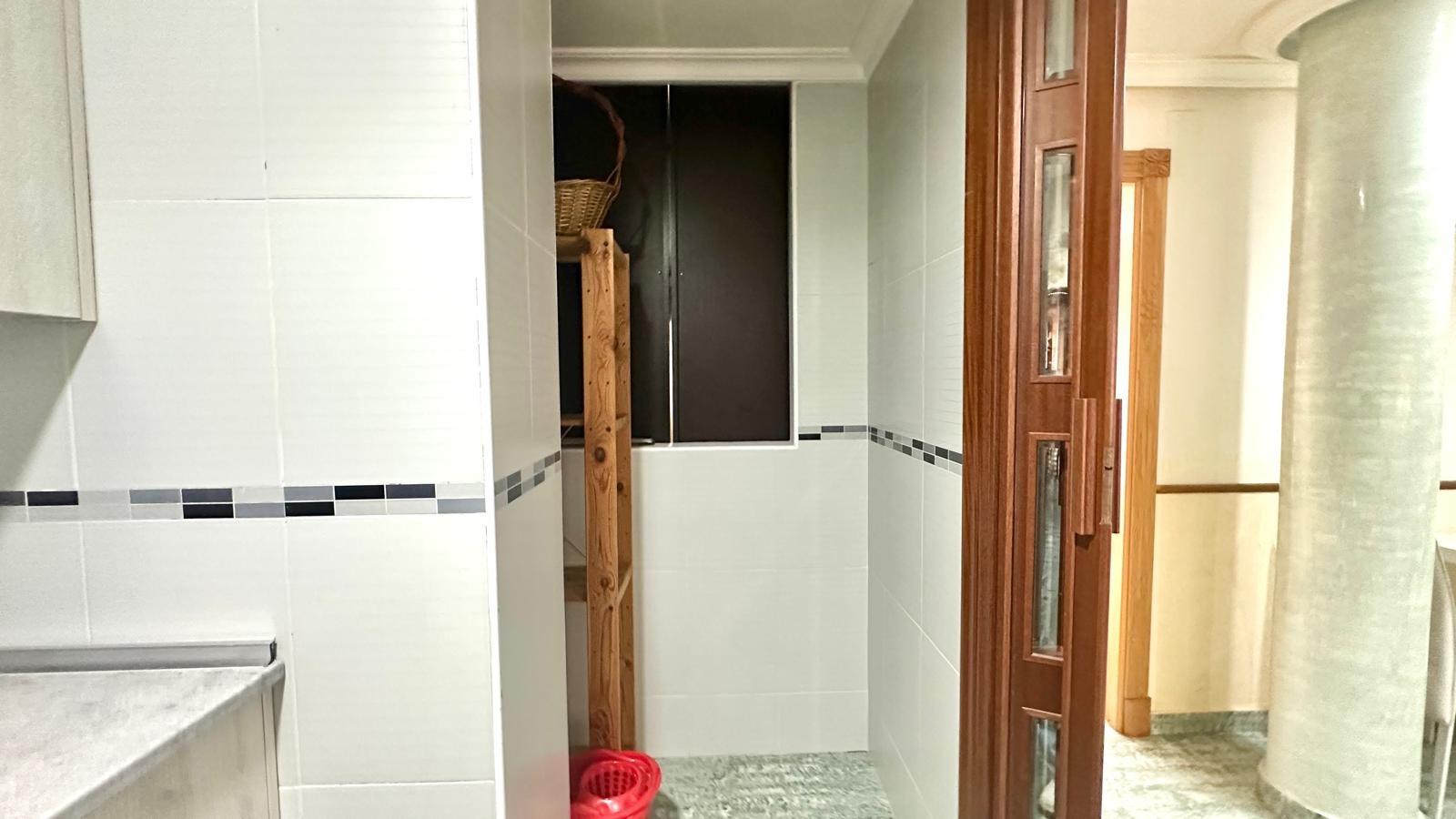 For sale - 4 Bedroom 2 Bathroom Penthouse in Torrevieja - Torrevieja  - Alicante