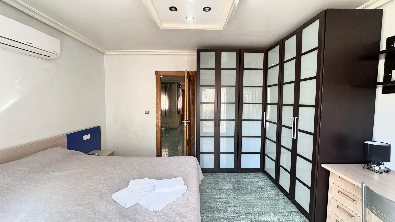 For sale - 4 Bedroom 2 Bathroom Penthouse in Torrevieja - Torrevieja  - Alicante