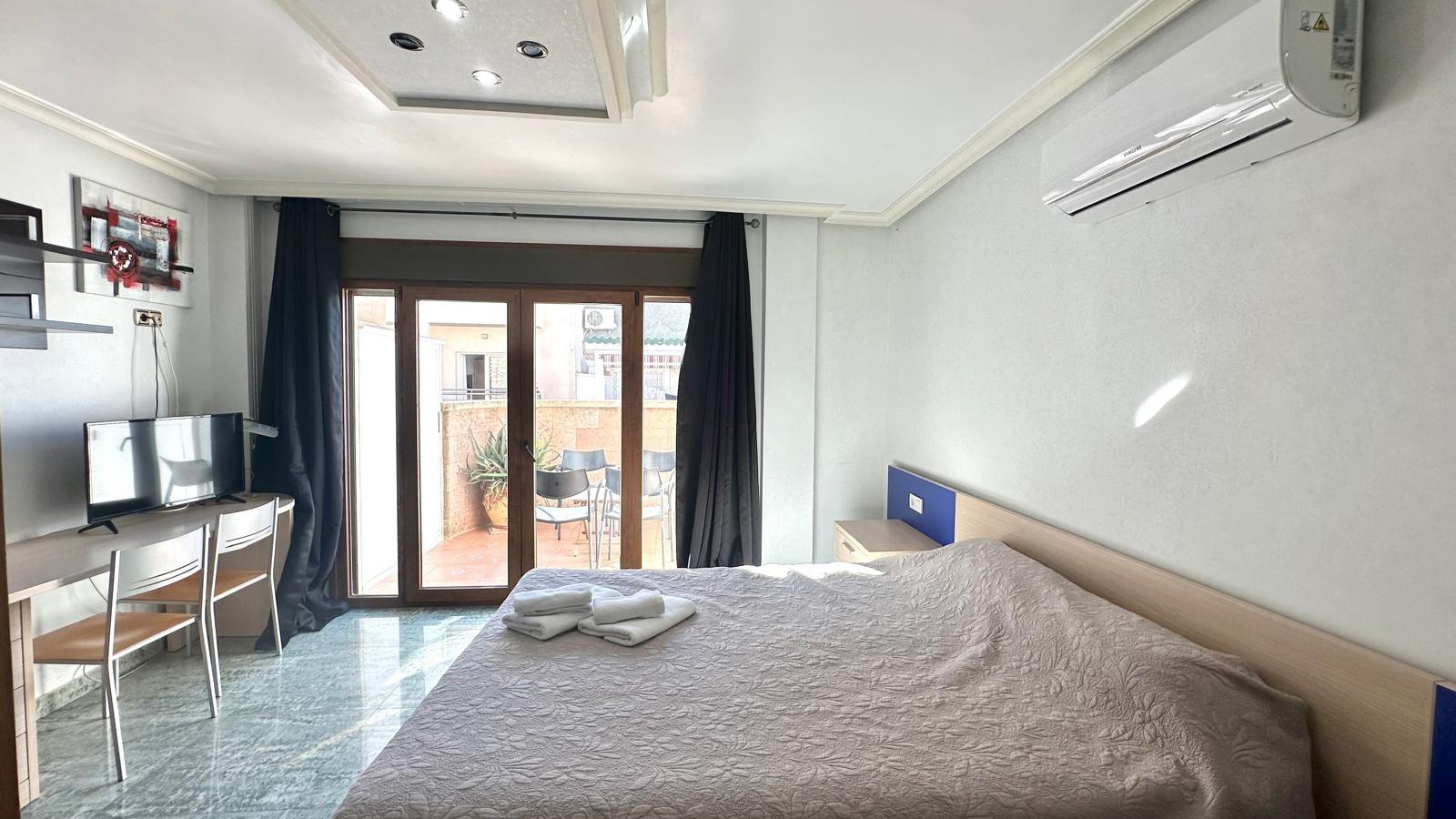 For sale - 4 Bedroom 2 Bathroom Penthouse in Torrevieja - Torrevieja  - Alicante