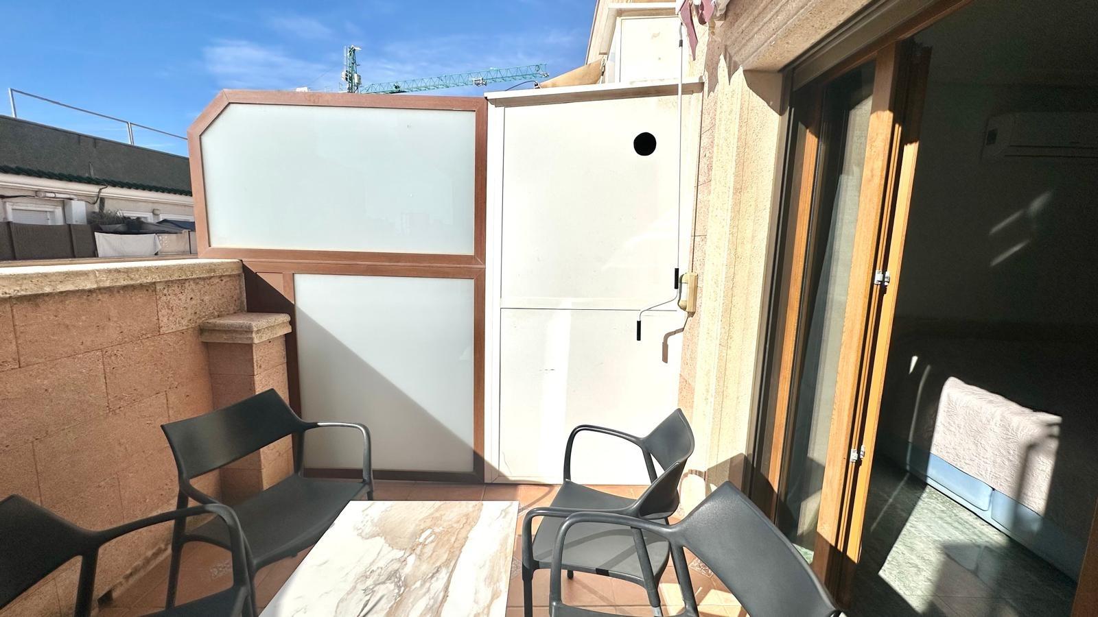 For sale - 4 Bedroom 2 Bathroom Penthouse in Torrevieja - Torrevieja  - Alicante