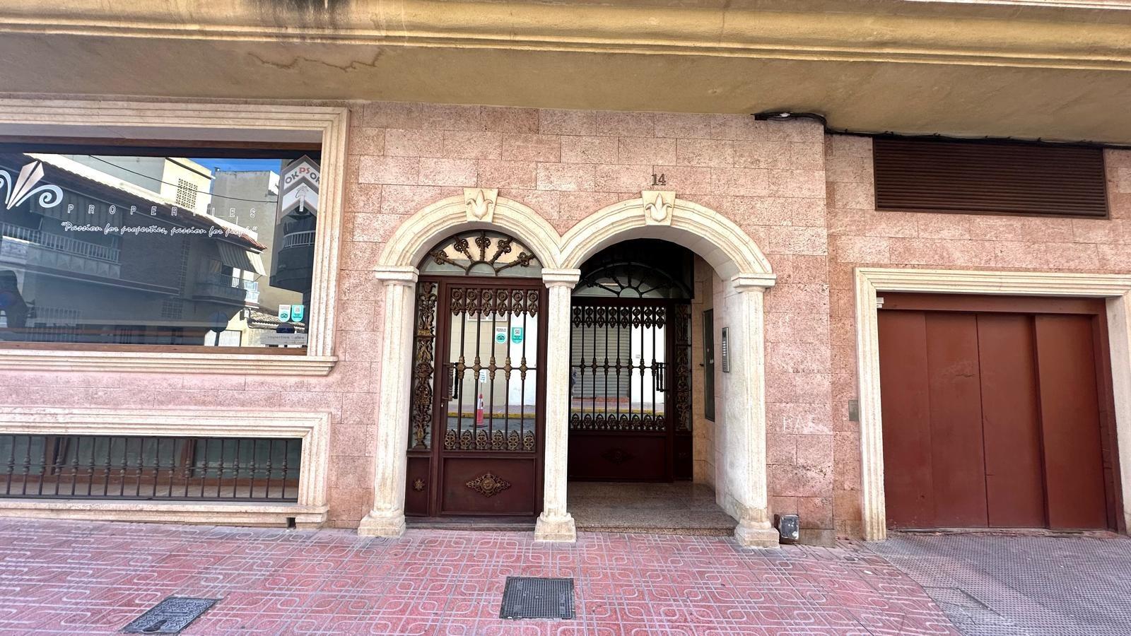 For sale - 4 Bedroom 2 Bathroom Penthouse in Torrevieja - Torrevieja  - Alicante