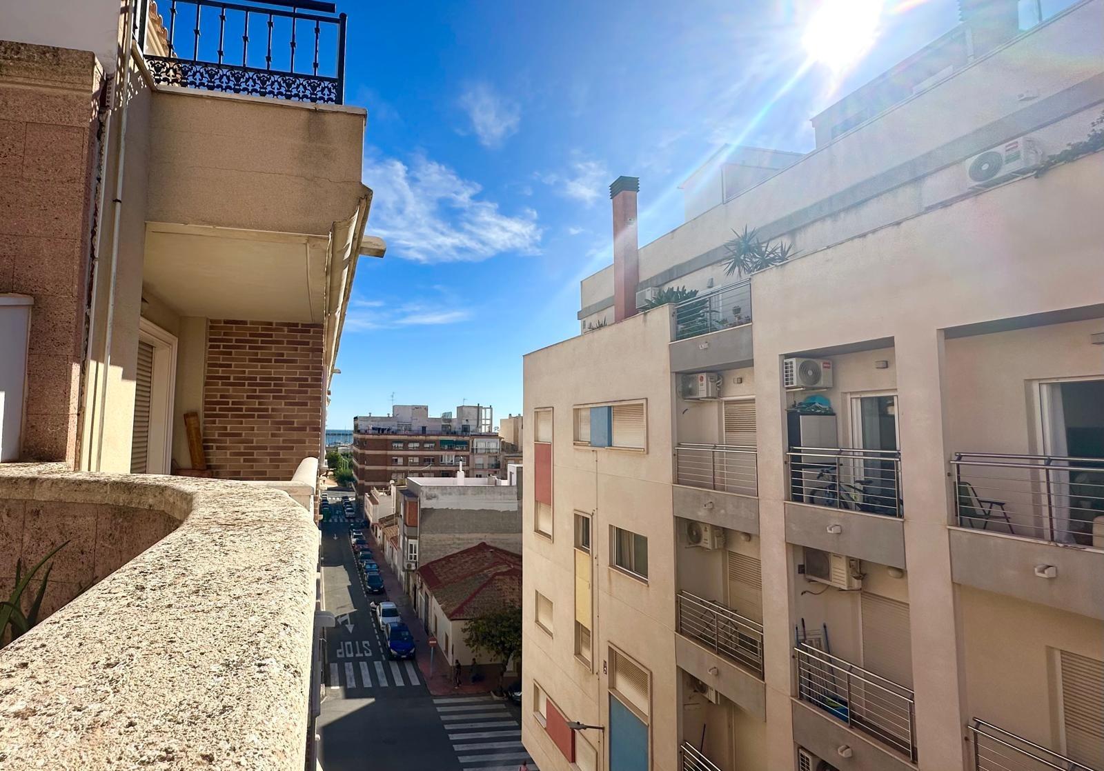 For sale - 4 Bedroom 2 Bathroom Penthouse in Torrevieja - Torrevieja  - Alicante
