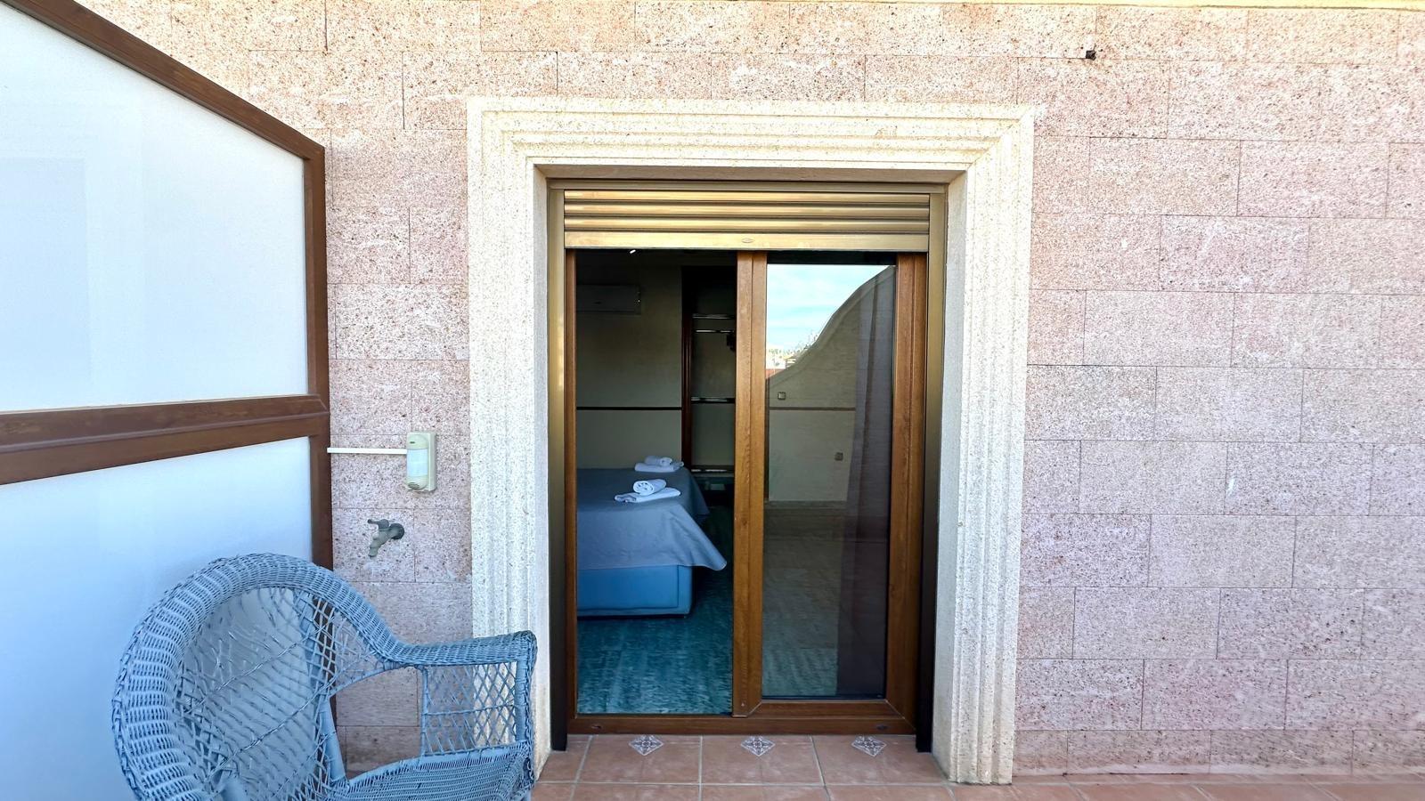 For sale - 4 Bedroom 2 Bathroom Penthouse in Torrevieja - Torrevieja  - Alicante