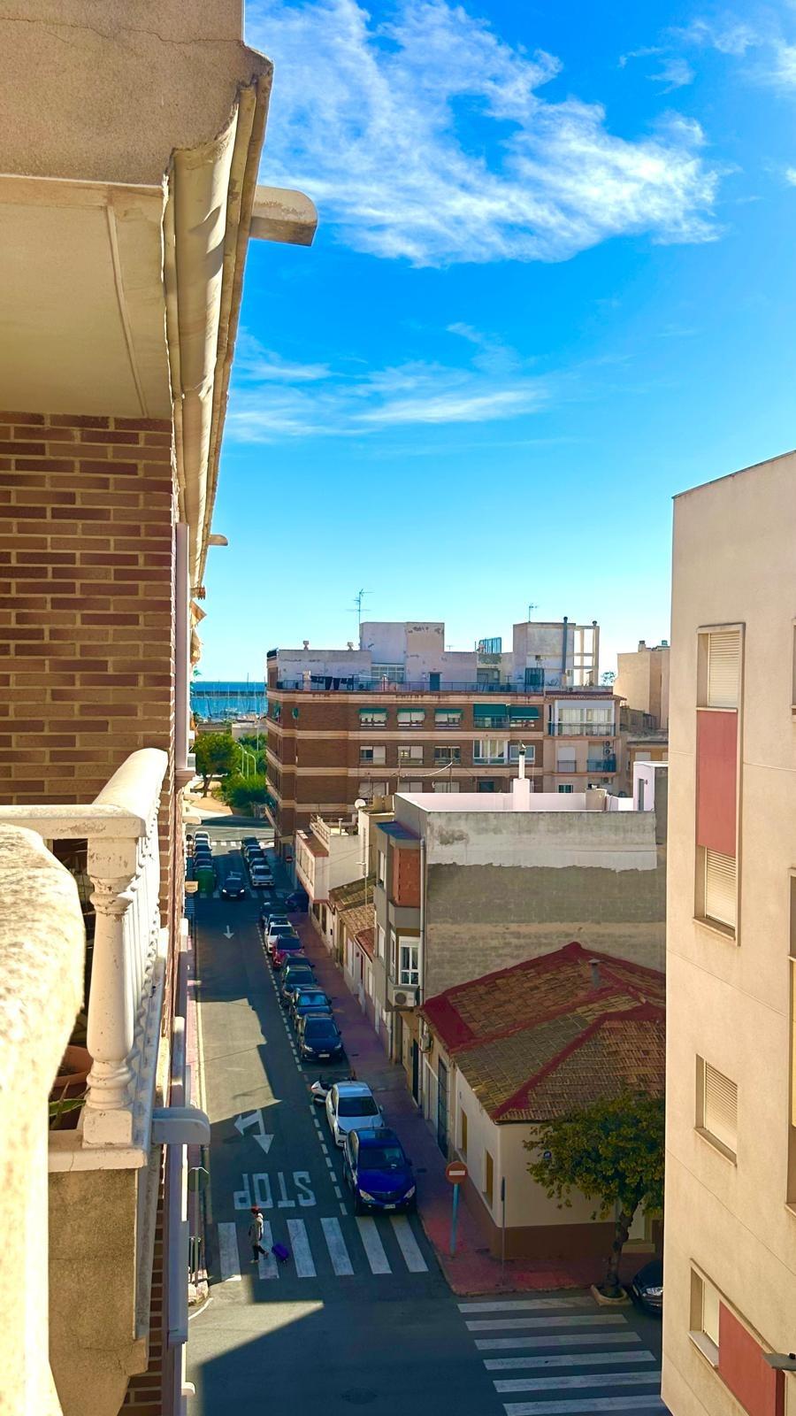 For sale - 4 Bedroom 2 Bathroom Penthouse in Torrevieja - Torrevieja  - Alicante