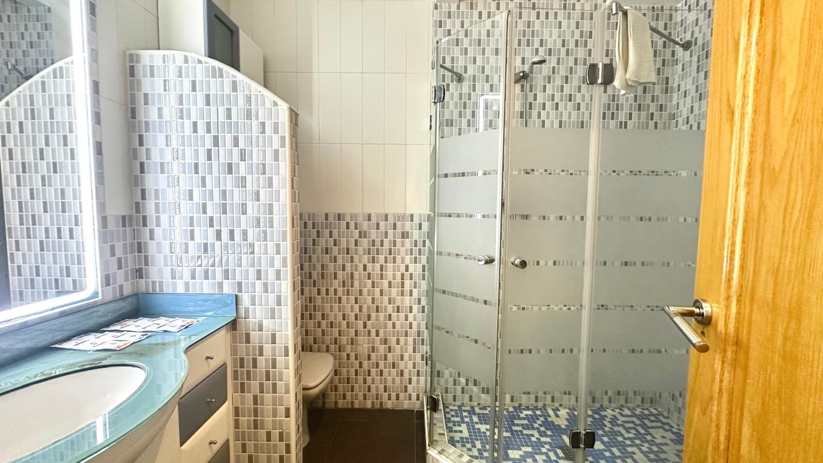For sale - 4 Bedroom 2 Bathroom Penthouse in Torrevieja - Torrevieja  - Alicante