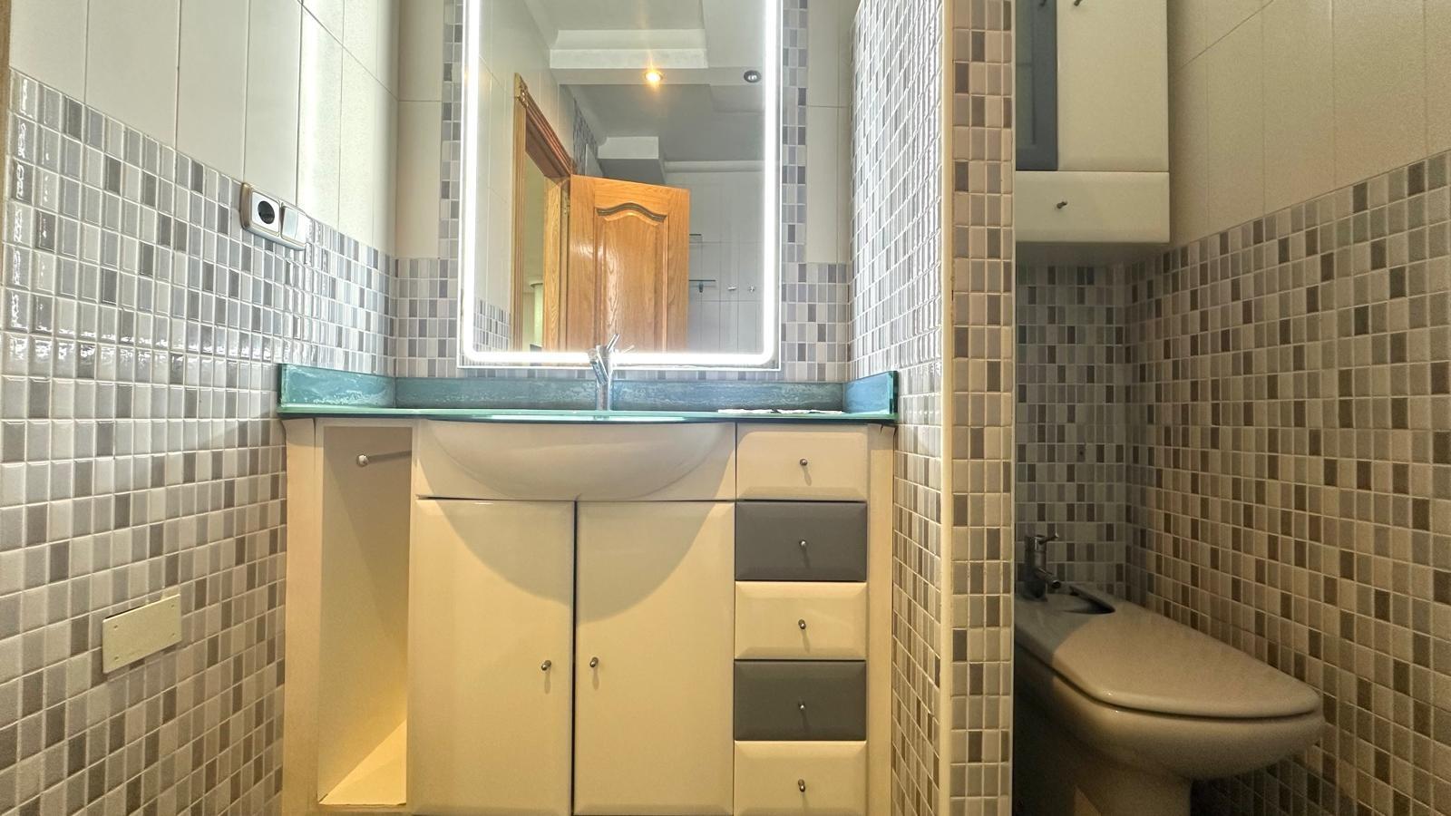 For sale - 4 Bedroom 2 Bathroom Penthouse in Torrevieja - Torrevieja  - Alicante