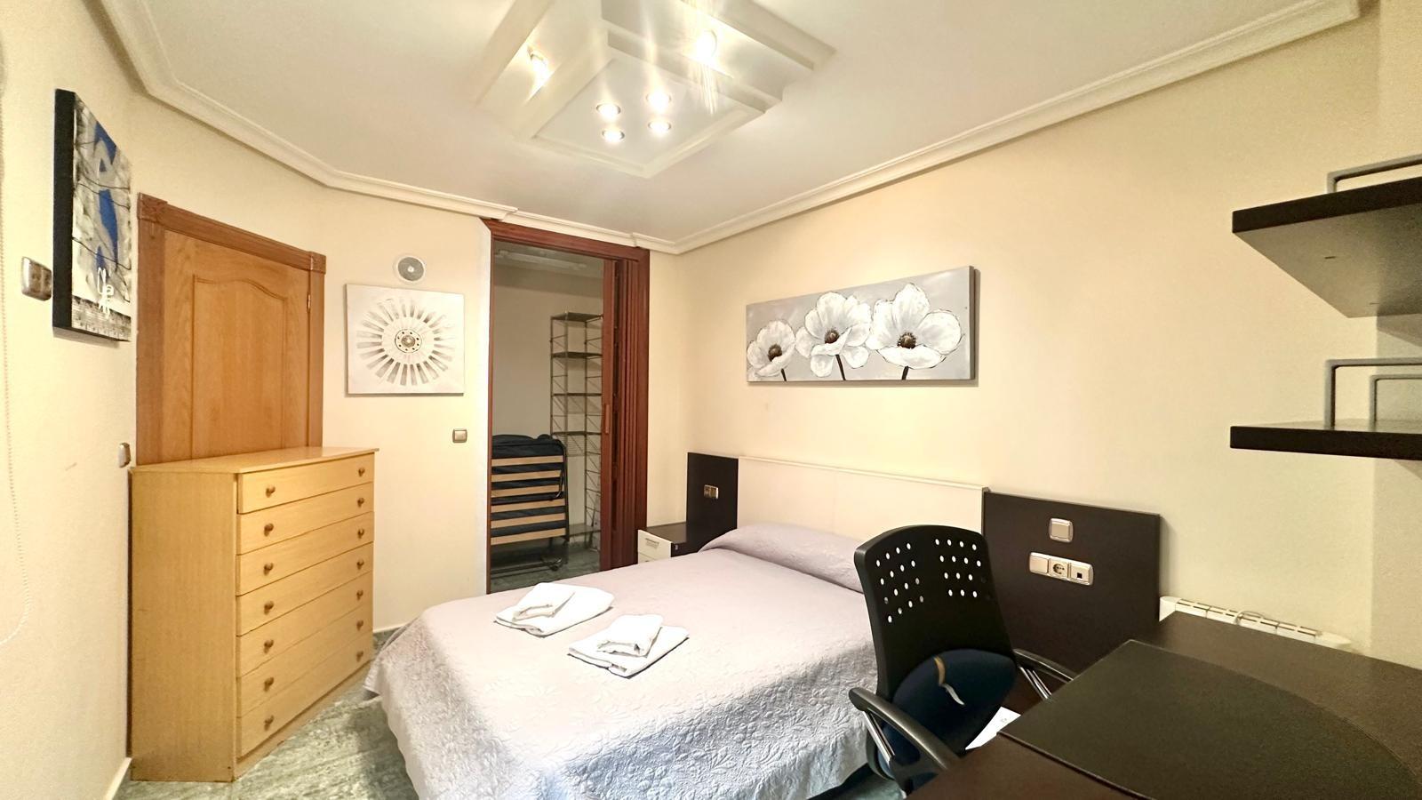 For sale - 4 Bedroom 2 Bathroom Penthouse in Torrevieja - Torrevieja  - Alicante