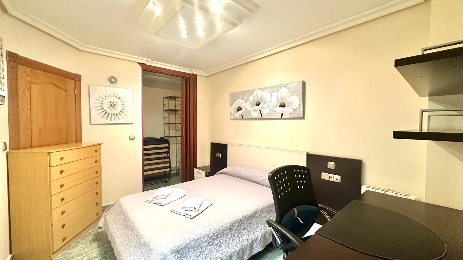 For sale - 4 Bedroom 2 Bathroom Penthouse in Torrevieja - Torrevieja  - Alicante