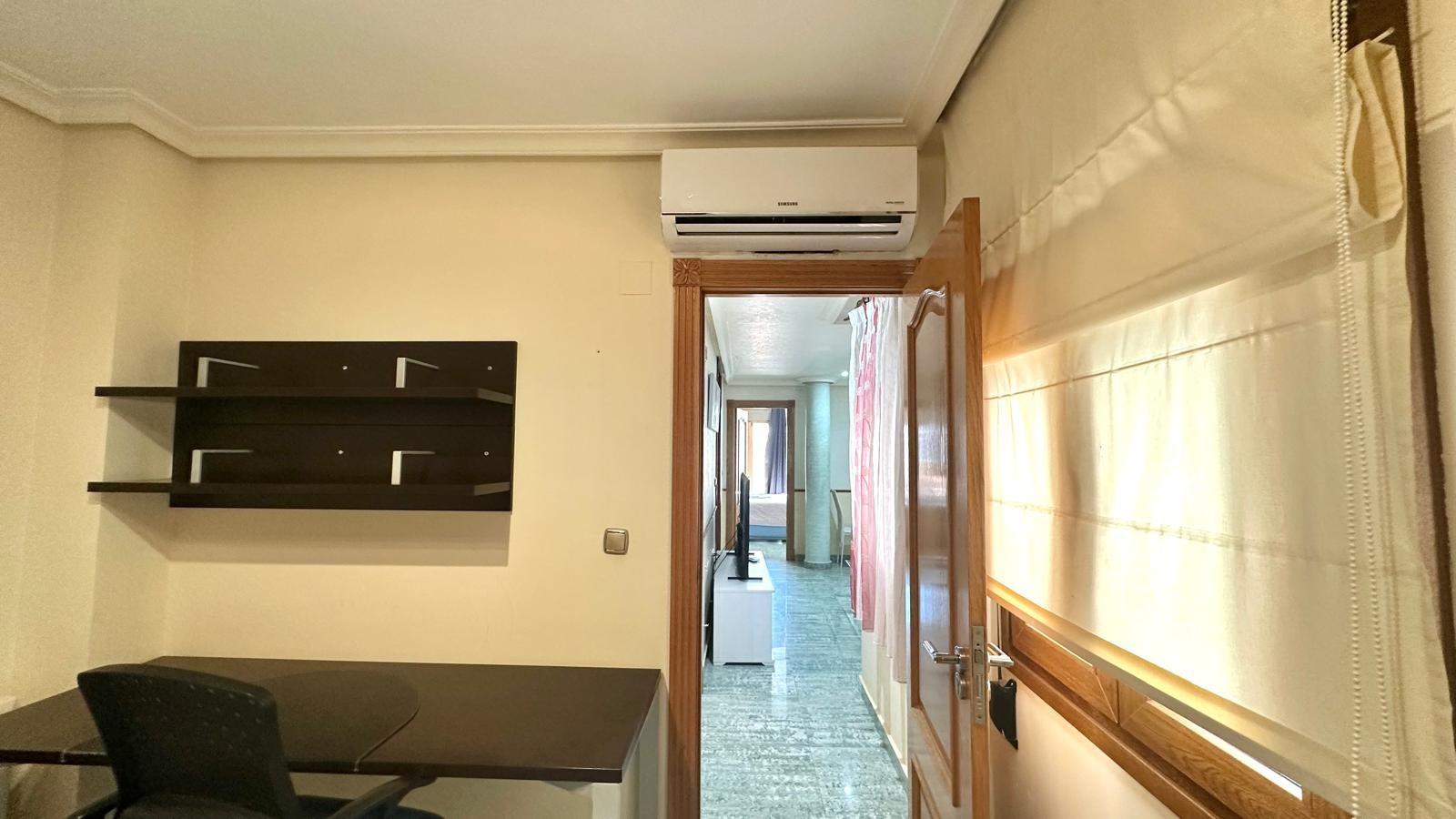 For sale - 4 Bedroom 2 Bathroom Penthouse in Torrevieja - Torrevieja  - Alicante