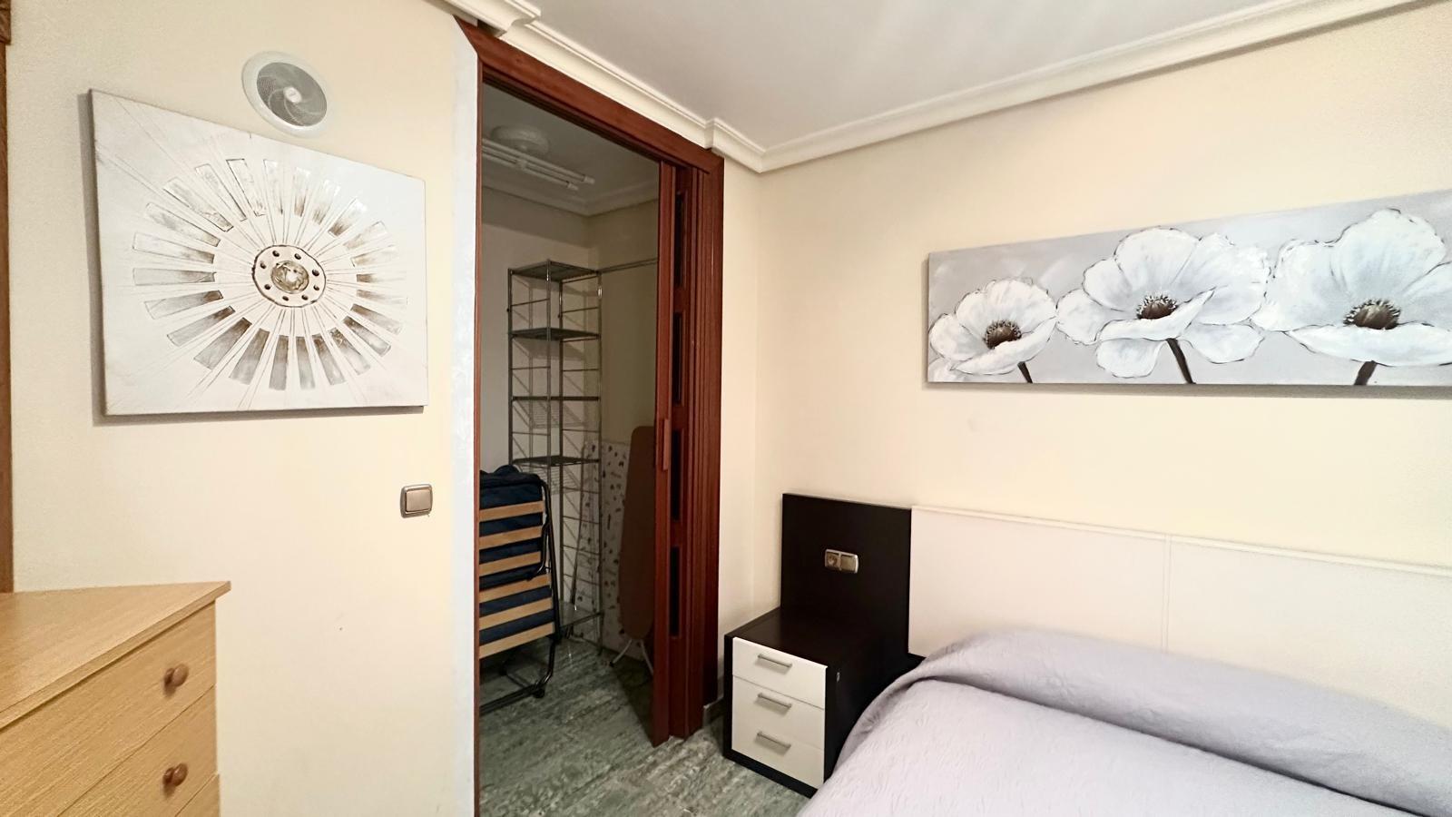 For sale - 4 Bedroom 2 Bathroom Penthouse in Torrevieja - Torrevieja  - Alicante